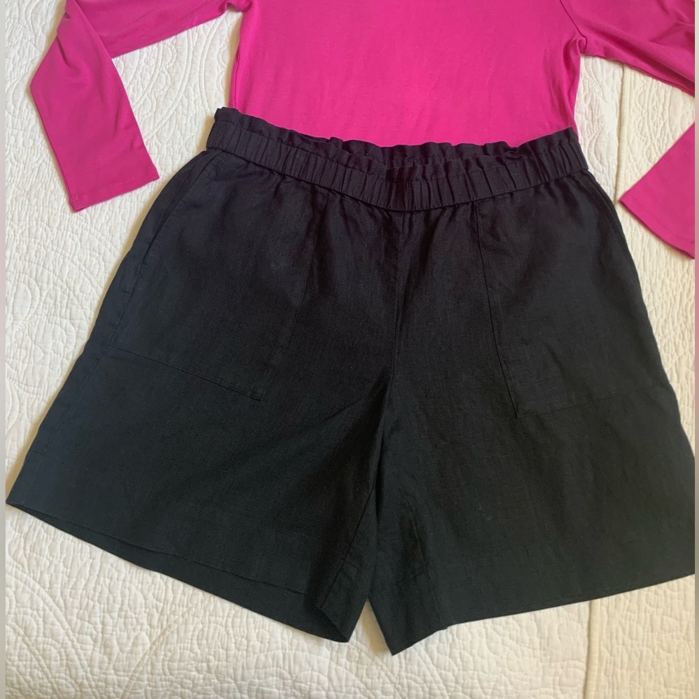 J. Jill linen ruffle pull on shorts - Picture 2 of 4